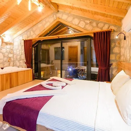 With Private Pool And Jacuzzi In Nature فيلة *
