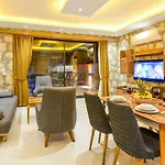 With Private Pool And Jacuzzi In Nature וילה *