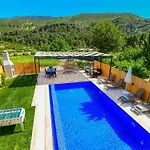 וילה With Private Pool And Jacuzzi In Nature קס