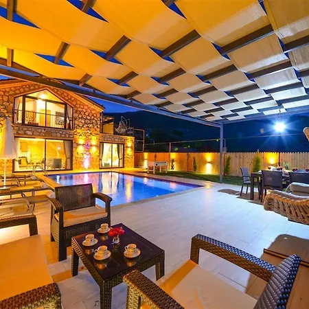 别墅 With Private Pool And Jacuzzi In Nature