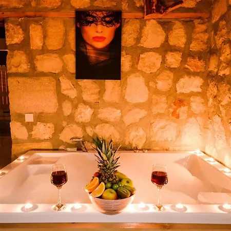 别墅 With Private Pool And Jacuzzi In Nature *