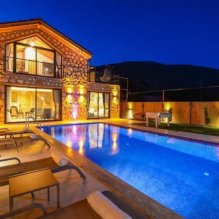 别墅 With Private Pool And Jacuzzi In Nature