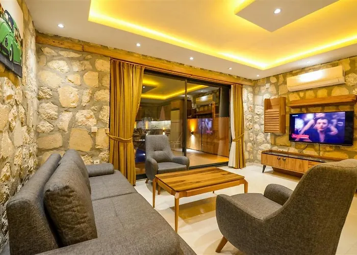 With Private Pool And Jacuzzi In Nature 卡斯