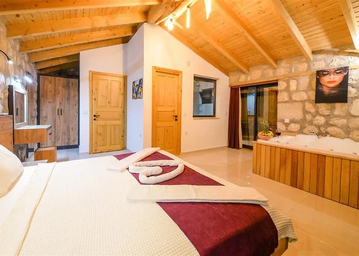 With Private Pool And Jacuzzi In Nature 别墅 *