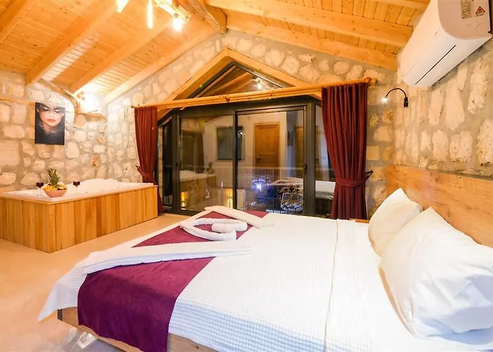 With Private Pool And Jacuzzi In Nature 别墅 *