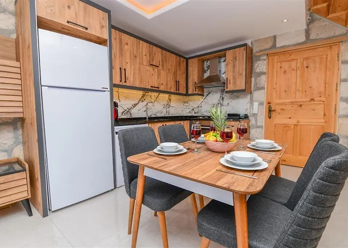 With Private Pool And Jacuzzi In Nature 卡斯