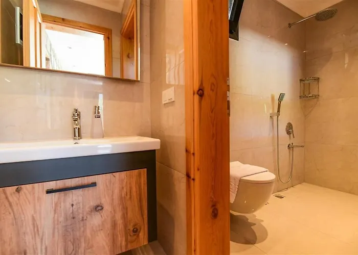 With Private Pool And Jacuzzi In Nature * 卡斯